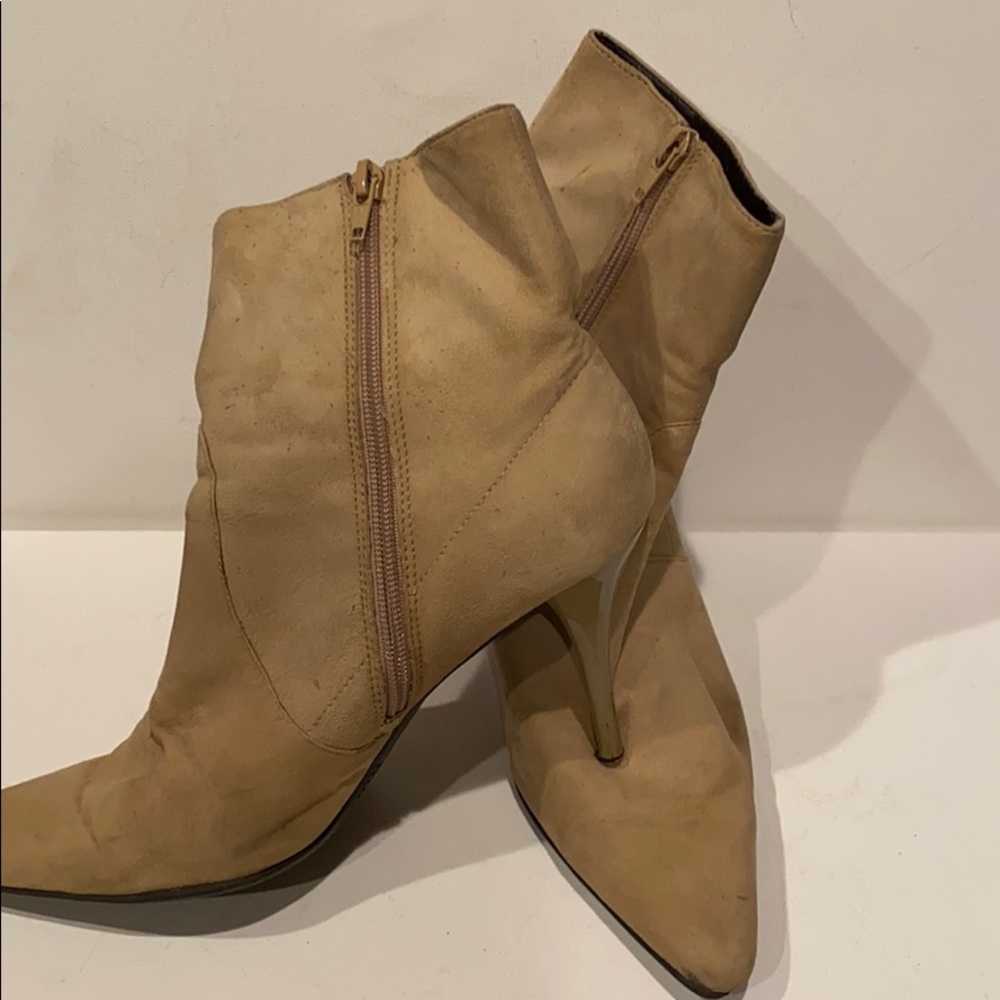 NINE WEST ‘AS IS’ SUEDE ANKLE BOOTIES!!